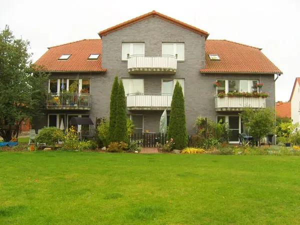Mehrfamilienhaus in Leuna Mietwohnungen in Leuna verwaltet von der HKM Hausverwaltung
